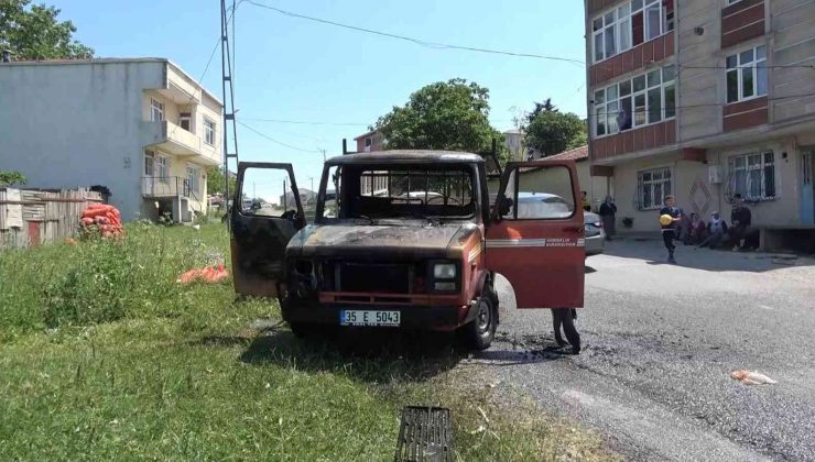 Arnavutköy’de seyir halindeki kamyonet alev alev yandı