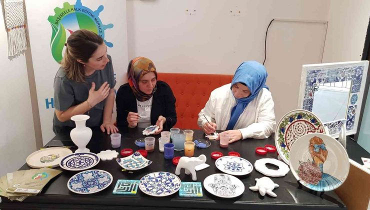 BAŞKEM’de kadınlar seramik çini boyama öğreniyor