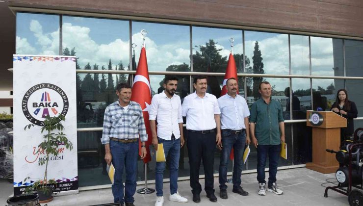 Burdur’da 52 üreticiye sağım makinası dağıtıldı