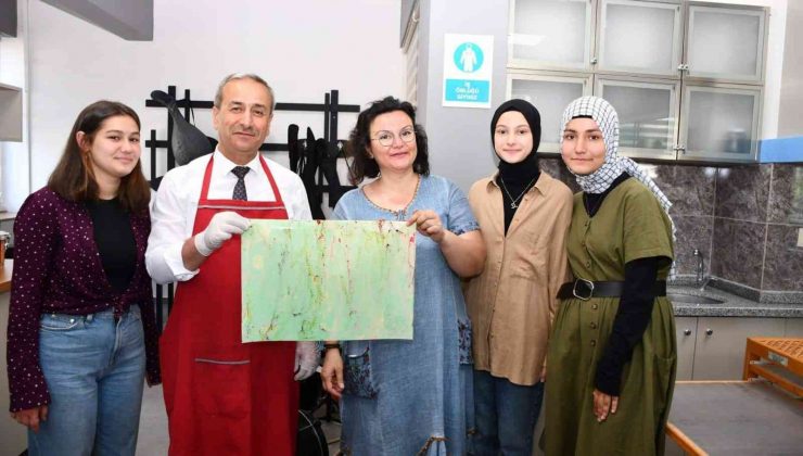 İl Milli Eğitim Müdürü Akbaş, Ebru Sanatı Sergisi’nin açılışını yaptı