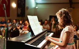 Çocuk piyanistlerin ’Yaza Merhaba’ konseri