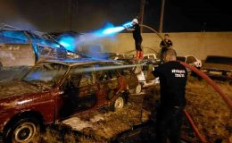 Van’da yangın, 11 araç hasar gördü