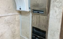 Kırşehir’de tuvaletler bakımsızlıktan, engelli asansörleri de kullanılmamaktan çürüdü