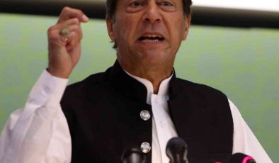 Pakistan’da eski Başbakan Imran Khan’a tutuklama emri