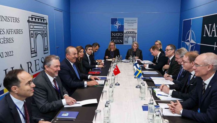 Bakan Çavuşoğlu, Türkiye-İsveç-Finlandiya Üçlü Dışişleri Bakanları Toplantısına katıldı