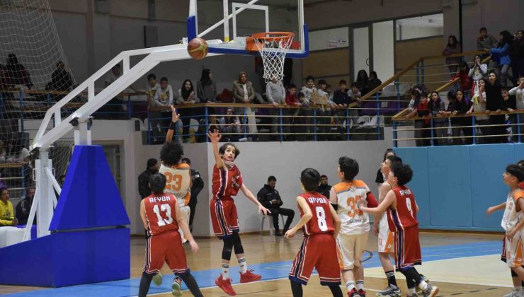 Afyonkarahisar’da ’Küçükler Basketbol’  maçları tamamlandı