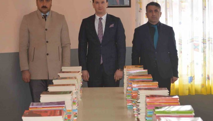 Bingöl’de köy okullarına kitap seti hediye edildi
