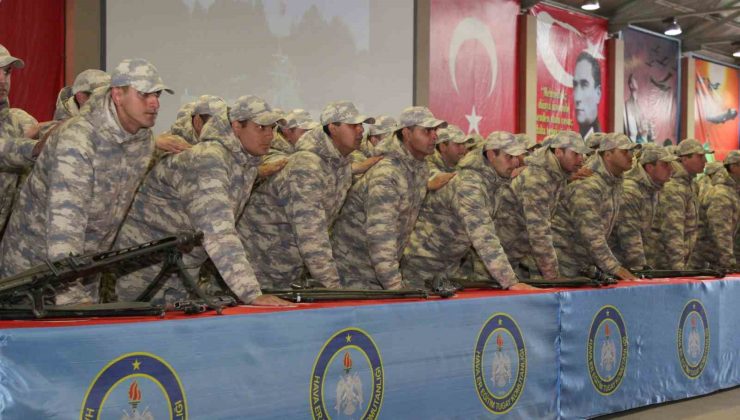 Kütahya’da acemi eğitimini tamamlayan 2023-2B dönem askerler yemin etti