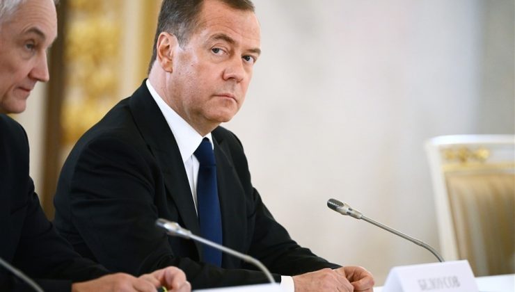 Medvedev: “Almanya’nın Putin’i tutuklaması, Rusya’ya savaş ilanı olur”