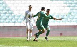 TFF 2. Lig: Bursaspor: 3 – Bayburt Özel İdare Spor: 1