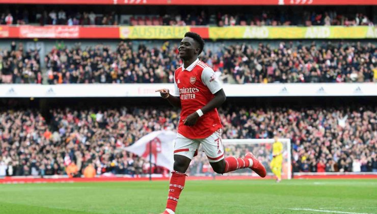 Arsenal, Bukayo Saka’nın sözleşmesini 2027’ye kadar uzattı