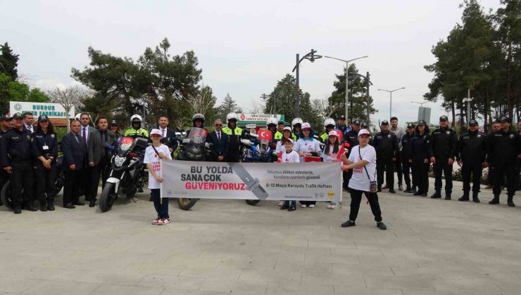 Burdur’da Trafik Haftası “Bu Yolda Sana Çok Güveniyoruz” farkındalık kampanyası ile kutlandı